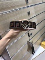 配送专柜包装 特批新款 Fd 宽40Mm 标志造型宽皮带。钉扣式带扣。进口小牛磨砂制成，原版浮雕纯手工绘黑色咖啡色Ff 图案，非市场电脑喷印平平没凹凸质感，支持