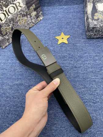 迪奥3. 5Cm 特 这款 30 Montaigne Avenue 腰带从同名手袋汲取灵感，采用黑色光滑 牛皮革精心制作，质感柔软，设计优雅，饰以富有光泽的新款 - 点击图像关闭