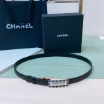 Chanel 24C 字母腰带 软硬适中的小羊皮 春夏搭配好帮手 一年四季最不可缺少的搭配神器 穿裙子西装搭它简直不要太高级 2.0Cm精品