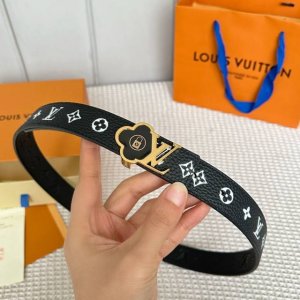 特 P190 寬30Mm 驢家最新出品，雙面進口荔枝紋Togo小牛皮 一面純色壓印標誌性圖案 一面彩色絲印圖案 搭標誌性五金 雙面可用 百搭時尚