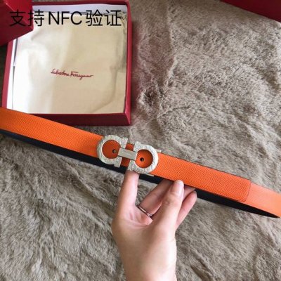 特 菲拉格慕女款2.5Cm马蹄扣腰带，一带两系双面可用可剪裁，正装裙子牛仔布统统能搭配，种草款。