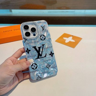 新品上市Lv手机壳 水波纹贝壳纹Imd全包边、每个产品都内置不同特殊材料双层视觉效果不同角度折射颜色不同，高级精品 型号：为了不出现报错型号，请打开本机查看手机