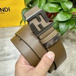图片包装＋10 Fendi 芬迪 专柜同款 宽4.0Cm 双环正反用腰带 Ff按钉搭扣 咖啡色Cuoio Romano皮革材质 反面面料带有烟草黄和黑色Ff图案