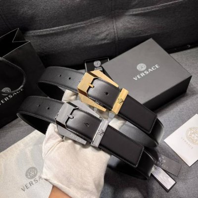 特 范思哲 宽4.0Cm 新款 此款皮带配有Logo雕刻搭扣和饰有Medusa铆钉的腰带环