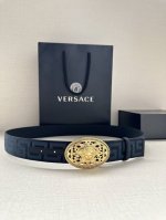 特 宽度3.8Cm Versace 织物腰带，饰有提花Greca图案，配有La Medusa搭扣。 La Medusa五金配件 搭扣闭合 面料：100%锦纶 里