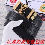 品名：Lv..路易.威登 腰带原单 皮带 材料：百分百头层牛皮，保证真皮。24K纯钢扣双面可用专柜同等质量， 送人自用首选 包装： 请认准如图专柜包装，赠送打孔