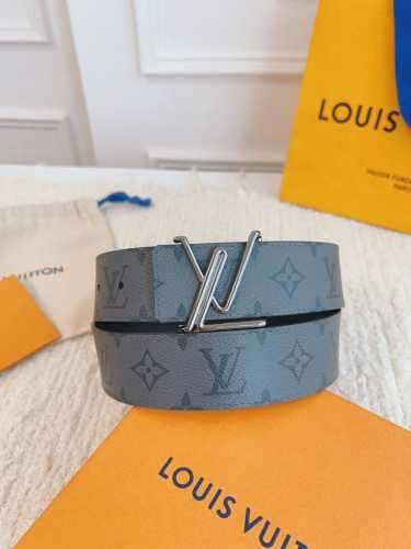 Lv 路易威登 带身宽度4.0Cm。商务休闲款精品真皮腰带 ，原单顶级品质，百搭爆款配饰 ，男士必备单品，节日礼品首选！ Lv Initiales 40Mm 毫