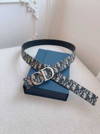 高端品质 实物拍摄 批 配全套礼盒 品牌 Dior 迪奥原厂皮料 奶昔白帆布 灰色牛皮 品质毋庸置疑 没有更好 只有最好 尺寸3.5厘米 - 点击图像关闭