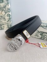 品名：迪奥. Dior 腰带自动带 皮带 型号：自动扣，纯钢材质自动扣，自动带身，图片实物拍摄 材料：百分百头层牛皮，保证真皮。24K纯钢扣专柜同等质量， 双面