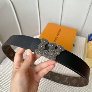 特 P170 寬：40Mm L0Uis Vuitt0N 男士新品原單腰帶.專櫃正品編碼！雙面均可使用 一面經典黑老花，一面頂級小牛皮，搭配最新五金字母款扣 與腰