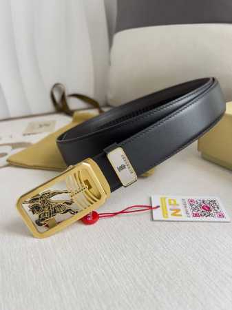 品名：巴宝莉.Burberry 腰带自动带 皮带 型号：自动扣，纯钢材质自动扣，自动带身，双面头层牛皮 材料：百分百头层牛皮，保证真皮。24K纯钢扣专柜同等质量 - 点击图像关闭