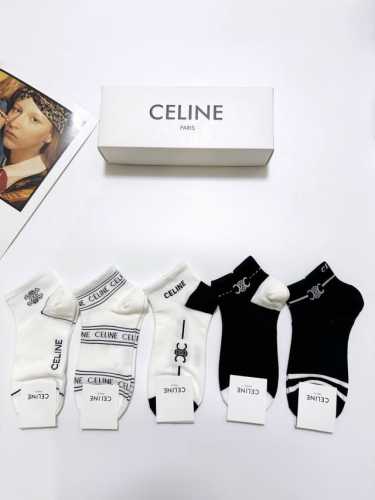 配包装 一盒5双 Celine 赛琳 经典字母Logo 纯棉短袜 ，Ins超火爆短袜，纯棉面料，潮人必备 ，经典配色 个性时尚百搭款，你值得拥有哦
