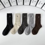 配专柜包装 DDD Chanel 香奈儿 新款羊绒刺绣中长款堆堆袜袜子！一盒五双，专柜同步筒袜袜子，大牌出街，潮人必备超好搭 DDD