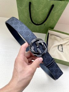 特 宽度3.8Cm Gucci Gg Supreme帆布腰带，饰以互扣式双 G 带扣。腰带为意大利尺寸， 黑色 蓝色 米色 乌木色 Gg Supreme帆布，采
