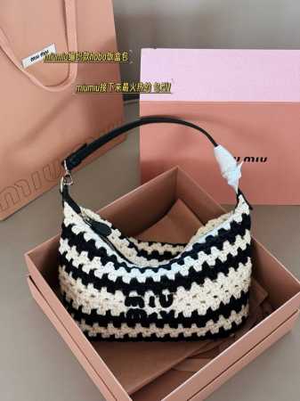 配盒 Size：底宽24*16Cm Miumiu 饭盒包 - 点击图像关闭