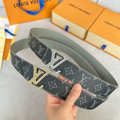 圖片包裝10 寬：40Mm 驢家新品 定制帆布面料字母為淡色漸變效果 進口配色小牛皮底 質感極佳 精緻橫條紋滴膠字母搭扣 雙面用