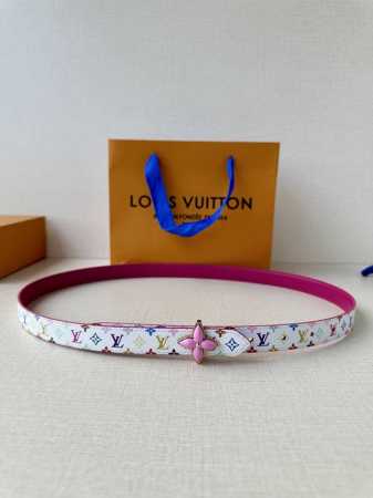 2.0宽Lv Mini Flowergram 双面腰带取材 Monogram 帆布和缝线皮革，以尖瓣 Monogram 花卉搭扣映衬榄尖形腰带末端，为纤细设计注 - 点击图像关闭