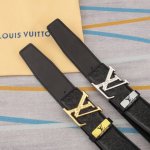 品名：Lv..路易..威登原单 材质：原单牛皮腰带 百分百头层牛皮腰带保证真皮，24K纯钢扣，专柜原单品质、做工精细，时尚大牌，送人自用首选 包装： 请认准如图