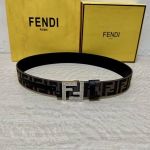 Fendl 芬迪 专柜同款 宽3.8Cm 原版定制布料 Ff图案布料材质 黑色皮革内衬 单钉镀钯金属配件 时尚潮流 经典系列 DDD