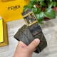 Fendi 芬迪 专柜同款 宽4.0Cm 双环正反用腰带 Ff按钉搭扣 黑色Cuoio Romano皮革材质 反面面料带有烟草黄和黑色Ff图案 四方金属饰面 时