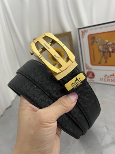 品名：爱马仕.HermèS 自动带 材质：原单牛皮腰带 百分百头层牛皮腰带保证真皮，24K纯钢扣，专柜原单品质、做工精细，时尚大牌，送人自用首选 包装： 请认准