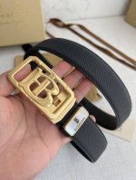 品名：巴宝莉.Burberry 腰带自动带 皮带 型号：自动扣，纯钢材质自动扣，自动带身，双面头层牛皮 材料：百分百头层牛皮，保证真皮。24K纯钢扣专柜同等质量
