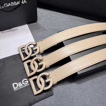 特 Dg。宽4.0Cm Dolce&Gabbana 全新鹿皮纹印花全小牛皮腰带,简约配饰,点缀个性化 Dg 徽标搭扣。Dg 徽标鹿皮纹印花小牛皮腰带 - 点击图像关闭