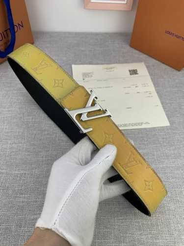 4.0宽 :Shape 双面腰带拼接 Monogram Prism 压纹与小牛皮，Shape 搭扣，以 2025春夏系列 Lv Shape 腰带的崭新呈现跻身全