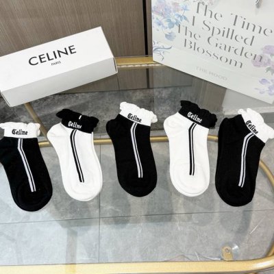 配包装 一盒五双 Celine赛琳 爆款船袜高版本 ～好看到爆炸 欧美大牌船袜潮人必不能少的专柜代购品质 袜子 ，搭配起来超高逼格 时髦度爆表啊啊啊啊～～推荐推