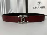 Chanel香奈儿 双面小牛皮腰带双面可用，拥有经典双C挂扣设计，简约而时尚，适合各种场合佩戴。3.0Cm