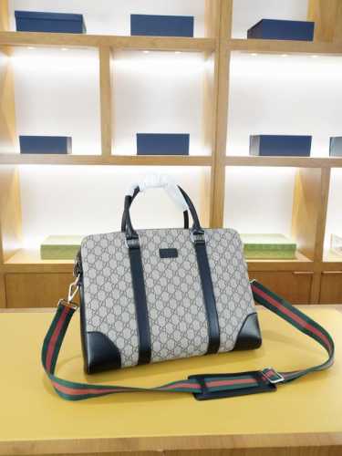 Gucci 古驰 官网同步 高版本 手提斜挎背包 永恒不过时的标志性产品 纯原单小牛皮 顶级五金制作 非市面普通版本 贸易公司订单货 今年最爱的款式 全部实拍