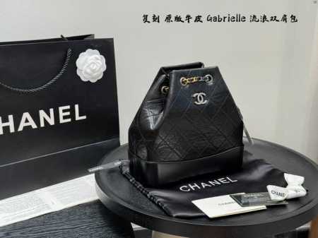 礼盒包装 复刻版 原版牛皮 香奈儿Chanel Gabrielle流浪双肩包爆裂纹油蜡皮 Chanel Gabrielle双肩包是可以很久的双肩流浪包。这款双肩 - 点击图像关闭