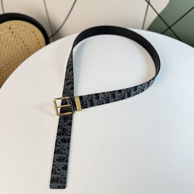 特 。DIO纯铜五金宽3.5CM原单搭配原扣头，油边近乎完美，原产皮料定制，双面可用，质感无可挑剔！
