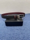 180--prada 普拉达 专柜同款 男士休闲双面用腰带 宽3.4Cm 采用光滑双面头层小牛皮 采用简约外形设计，其上以prada徽标装饰，勾勒精致细节，是p