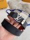 品名： Lv..路易..威登腰带皮带原单 型号：挂扣，经典纯钢材质花纹挂扣，头层牛皮，图片实物拍摄 材料：头层牛皮，挂扣系列，纯钢材质扣头，钯镀电镀工艺永不掉色