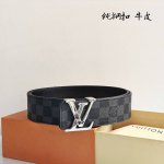 同步 Lv路易男士 宽度4.0 Cm 简单大方 精品五金 双面进口皮 佩戴效果非常不错 送礼自用最佳推荐