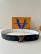 4.0宽Lv Dimension Sunset 双面腰带取材 Monogram 涂层帆布，以温暖色调再现晨光夕照的美妙意境，再借瞩目渐变效果搭扣捕捉时间流逝之美