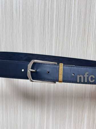 3.5双面进口牛皮，单面水波纹，搭配精品单桥旋转分身色扣。实物实拍，官网同步。 - 点击图像关闭