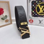 品名：Lv..路易..威登 材质：原单牛皮腰带 百分百头层牛皮腰带保证真皮，24K纯钢扣，专柜原单品质、做工精细，时尚大牌，送人自用首选 包装： 请认准如图专柜