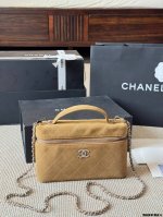 顶级原单 麂皮 Chanel 饭盒包 慵懒随性又好背 上身满满的惊喜 高级慵懒又随性 彻底心动的一只 Size：20 13Cm
