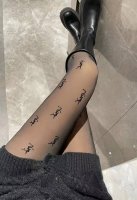 加厚款 配包装 一盒一双 Ysl 圣罗兰 Ins爆款，秋冬加厚丝袜 ，水光黑丝透肤打底连裤袜对版高货！超大弹力。 好看到爆炸 的潮牌丝袜轻微的透肤感，保暖又舒适