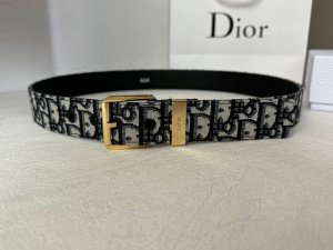 35毫米黑色与米色Dior Oblique印花与黑色牛皮荔枝底，精致金属针扣。简约时尚超级洋气百搭 顶级 原单150