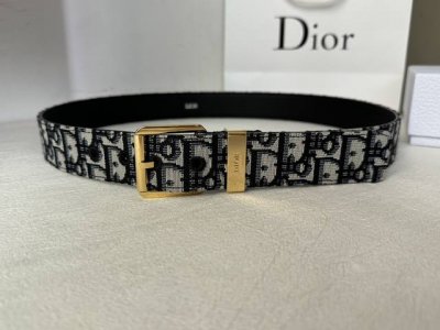 35毫米黑色与米色Dior Oblique印花与黑色牛皮荔枝底，精致金属针扣。简约时尚超级洋气百搭 顶级 原单150