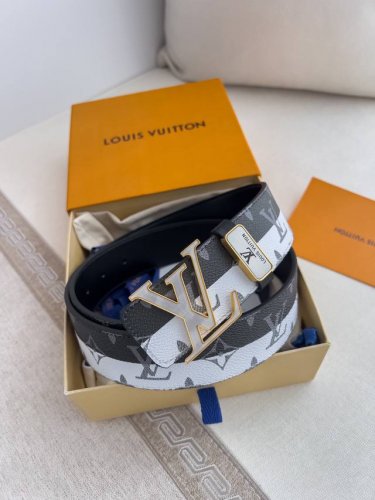 品名： Lv..路易..威登腰带皮带原单P200 型号：挂扣，经典纯钢材质挂扣，头层牛皮，图片实物拍摄 材料：头层牛皮，挂扣系列，纯钢材质扣头，钯镀电镀工艺永不