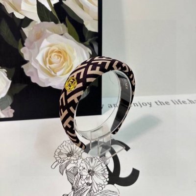 特 配专柜包装Fendi 芬迪 最新Ff发箍小仙女快入手特殊材质 不嘞头可盐可甜～