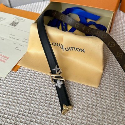 Lv S-Lock系列 寬度20Mm 驢家法國女士腰帶 全新風格定制帆布面料襯托細膩的進口小牛皮 皮帶末端有金色金屬花卉點綴 花卉側面視有logo鋼印標識 搭配