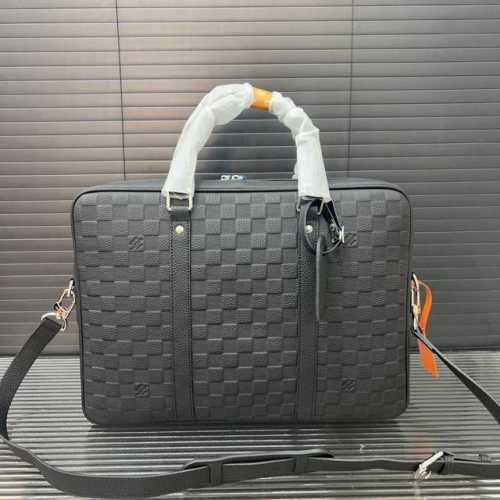 Louisvuitton 路易威登 Lv 牛皮压花公文包 男包 电脑包 手提包 经典百搭 实物拍摄 高端品质 配送防尘袋 28 X 38 Cm。