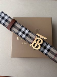 品牌:博柏利 DDD 价格 DDD 尺寸:带宽35Mm 正品尺寸 DDD 五金材质:专柜精品扣，真空电镀，工艺精细 DDD 带身材质:天然头层牛皮，质感十足，手