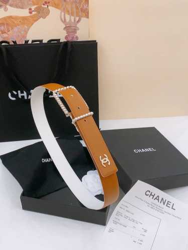 chanel 扭麻花针扣 新设计翻皮针扣搭配进口胎牛皮腰带. 手感柔软 质感十足 尾巴Cc金属点缀 宽度3.0Cm