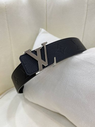 Lv 4.0Cm进口牛皮面料 专柜对版 展现时下流行的工艺-动感设计精神。